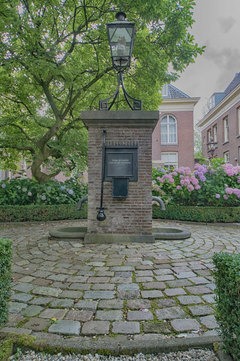 Featured image for article: How to Find Hidden Hofjes in the Jordaan: Secret Courtyards & Local Tips - Amsterdam Local Gems blog