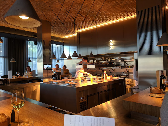 Restaurant 212