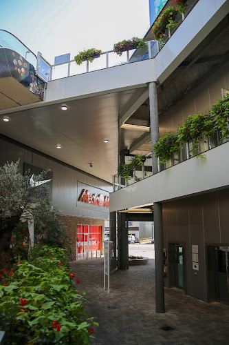 Akerpoort Outlet & Megastores