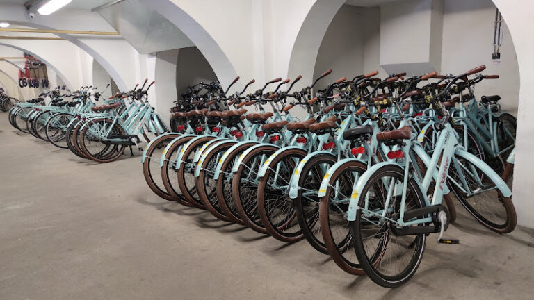 Holland Rent A Bike: Your Gateway to Amsterdam’s Cycling Paradise
