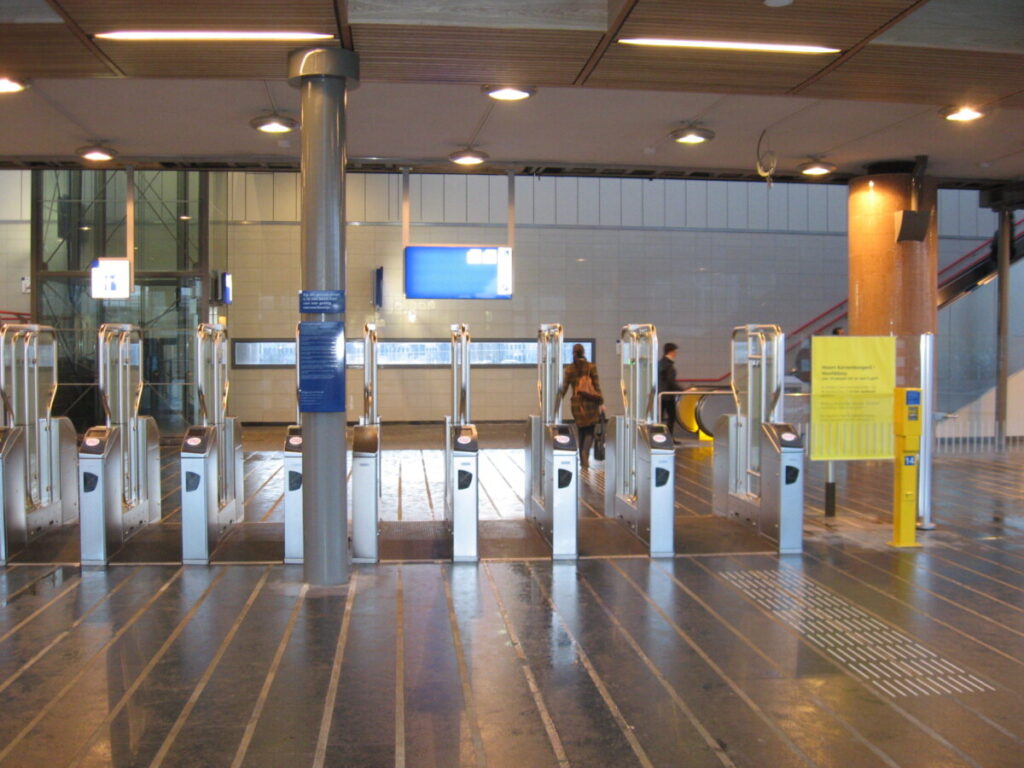 Navigate Amsterdam Like a Pro: 6 Transport Blunders to Avoid 2 Amsterdam OV-chip Portals and for Ticket Validation
