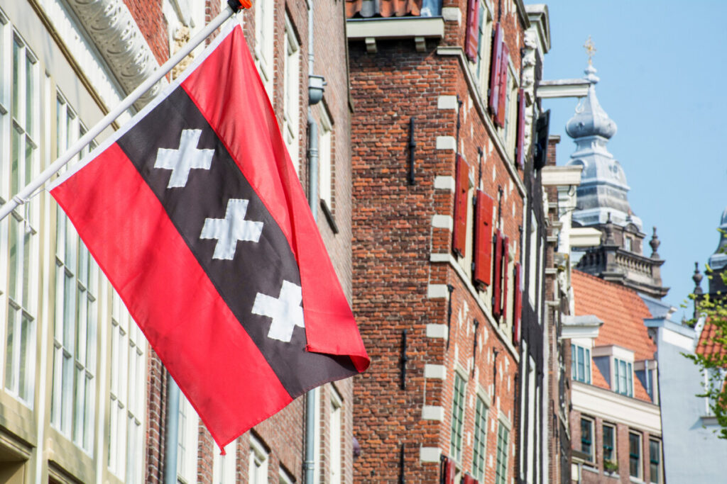 Flag of Amsterdam: 3 Striking Symbols Unveiled 7 Flag of Amsterdam city look and design in the center of the city