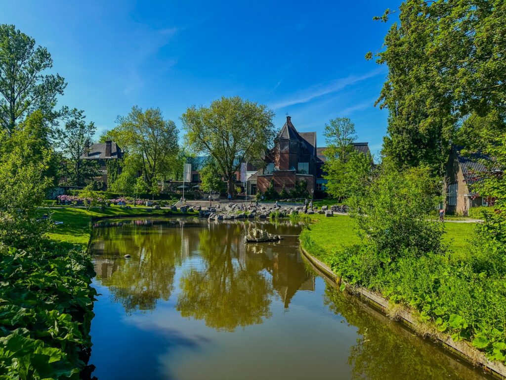 Hotel Arena 11 Lush green pathways and trees of Oosterpark right beside Hotel Arena Amsterdam