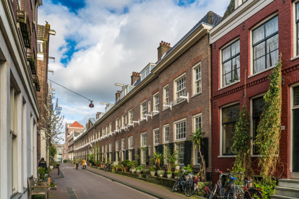 How to Find Hidden Hofjes in the Jordaan: Secret Courtyards & Local Tips 9 Historic Karthuizerhof Monastery located on Karthuizerstraat in the Jordaan district of Amsterdam.